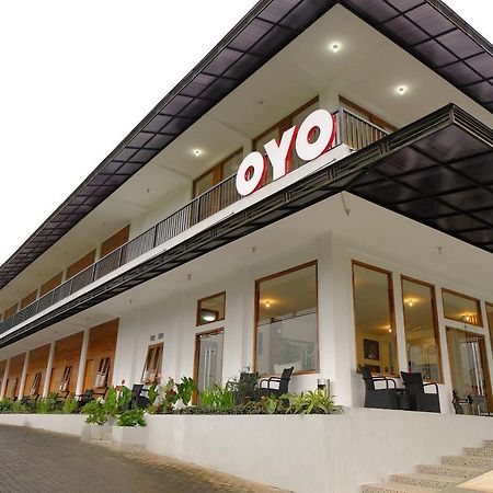 Oyo 446 Hotel Kawi Surapatha Malang Luaran gambar