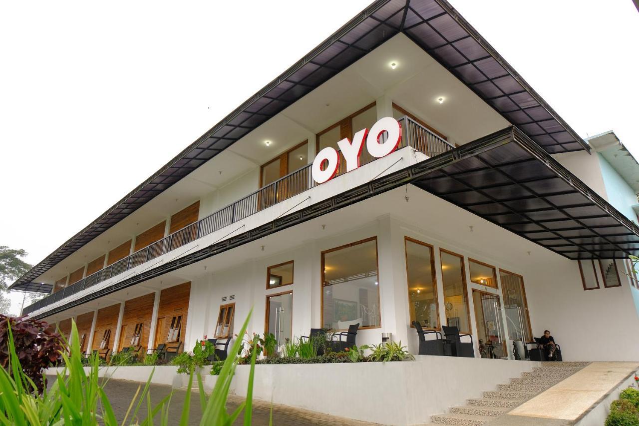 Oyo 446 Hotel Kawi Surapatha Malang Luaran gambar