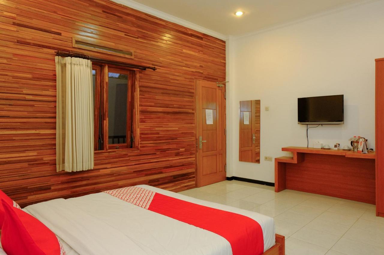 Oyo 446 Hotel Kawi Surapatha Malang Luaran gambar