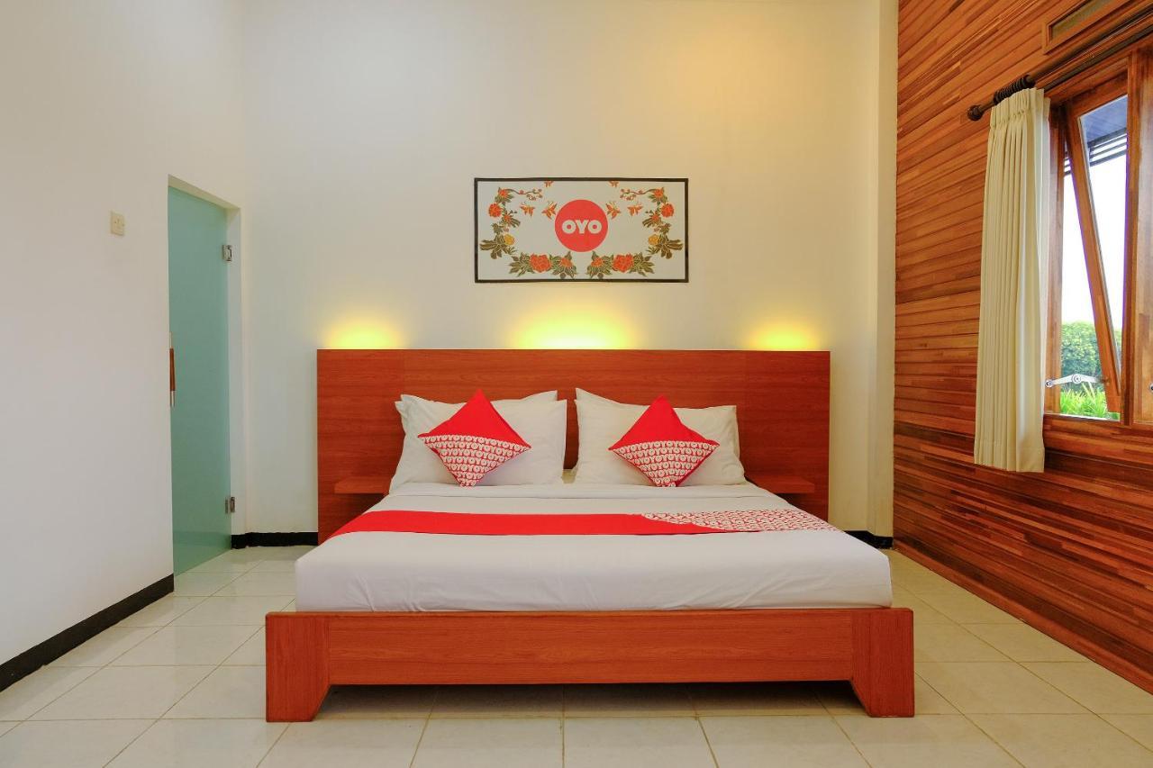 Oyo 446 Hotel Kawi Surapatha Malang Luaran gambar