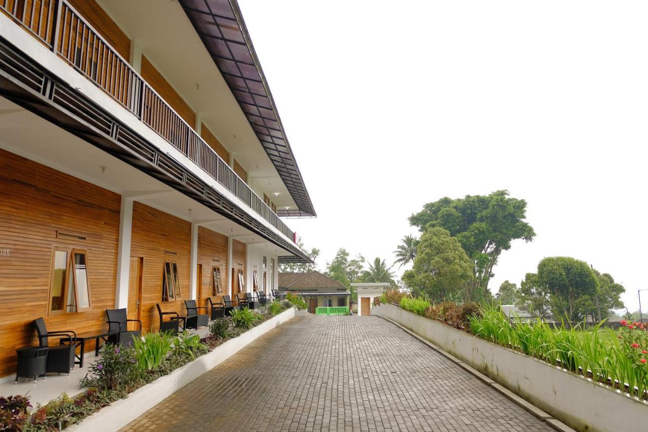 Oyo 446 Hotel Kawi Surapatha Malang Luaran gambar