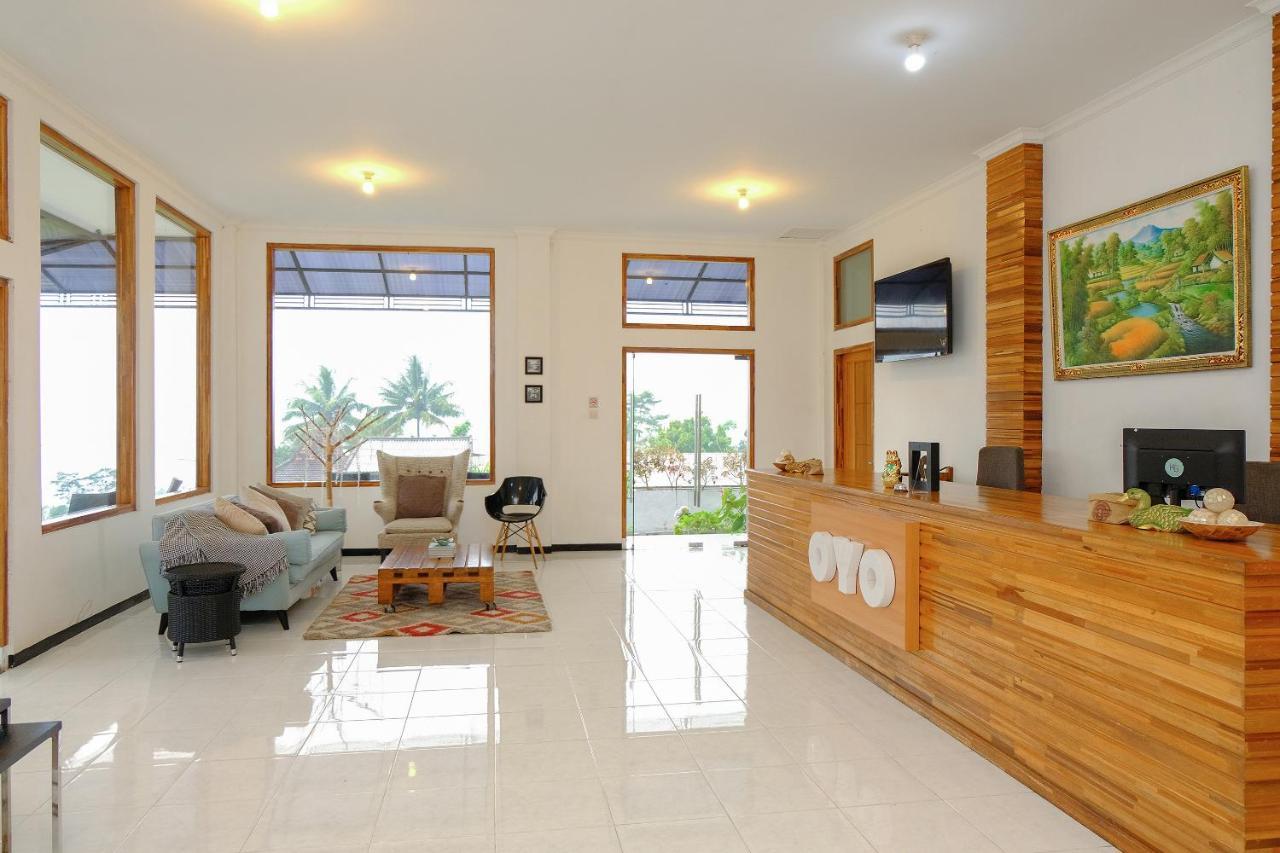 Oyo 446 Hotel Kawi Surapatha Malang Luaran gambar