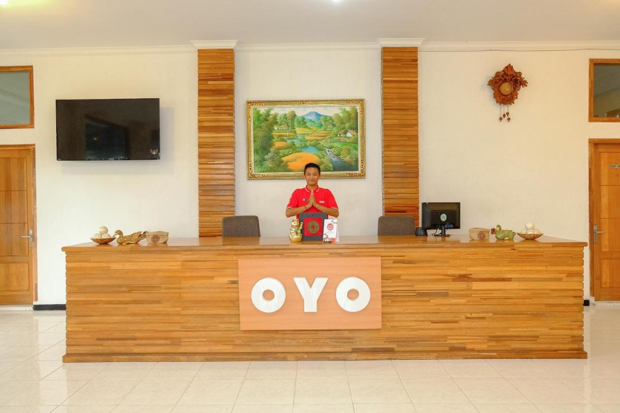 Oyo 446 Hotel Kawi Surapatha Malang Luaran gambar