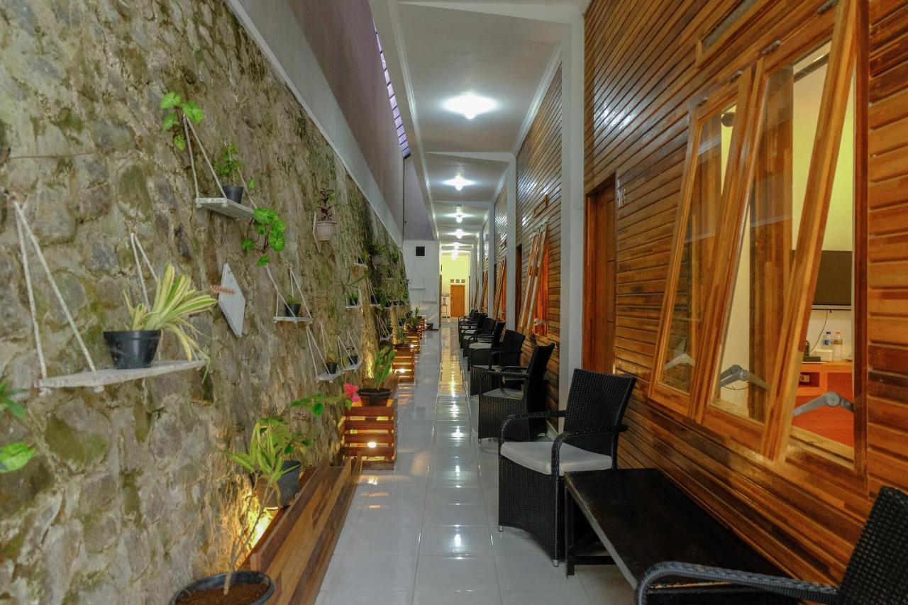Oyo 446 Hotel Kawi Surapatha Malang Luaran gambar