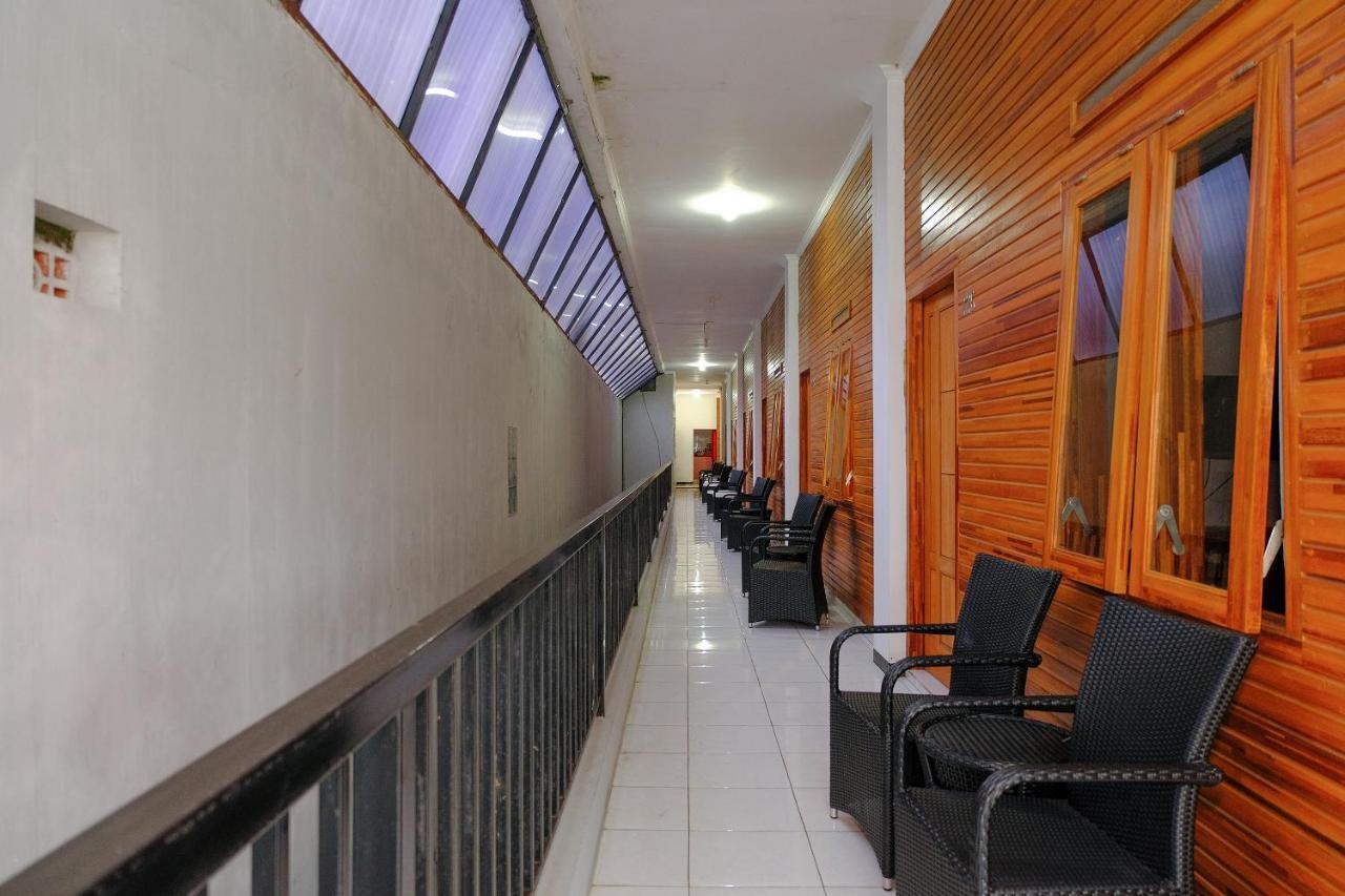 Oyo 446 Hotel Kawi Surapatha Malang Luaran gambar