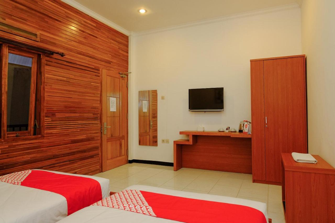 Oyo 446 Hotel Kawi Surapatha Malang Luaran gambar