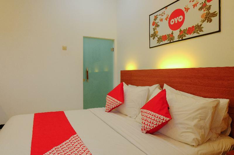 Oyo 446 Hotel Kawi Surapatha Malang Luaran gambar