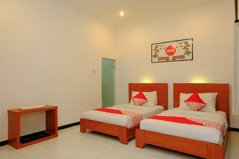Oyo 446 Hotel Kawi Surapatha Malang Luaran gambar